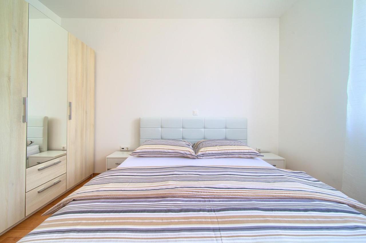 Apartment Anja Krk Town Eksteriør billede