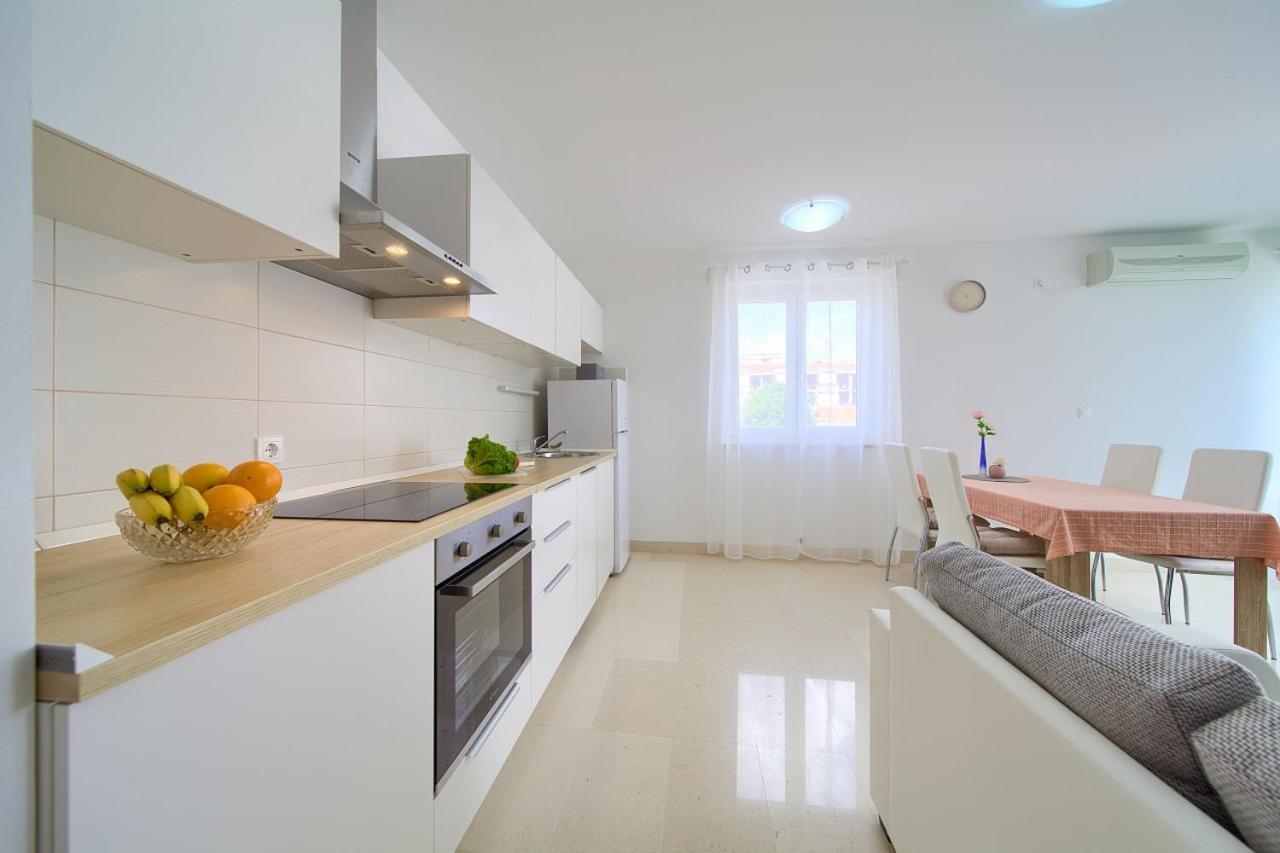 Apartment Anja Krk Town Eksteriør billede
